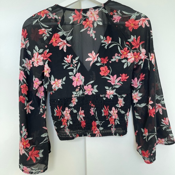 Summer soft material flower top woman shirt - Picture 2 of 5